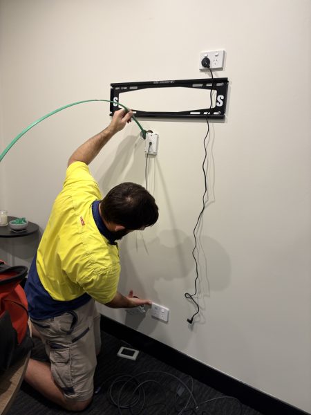 What Should You Look for When Hiring an Electrician in Brisbane?